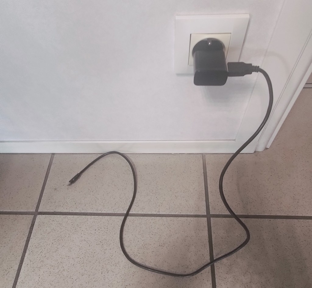 Sécurité Électrique Domestique : Chargeur de mobile